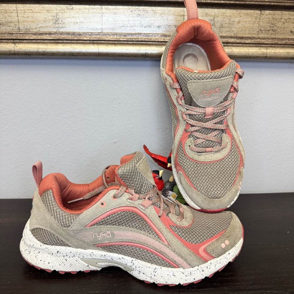 Ryka Shoes Sky Walk Trail Sneakers Suede Leather Trim Size 7 Medium